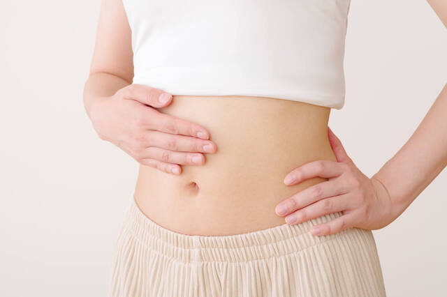 セラミドは飲むタイミングで吸収率は変わるの？続けられる美容習慣について